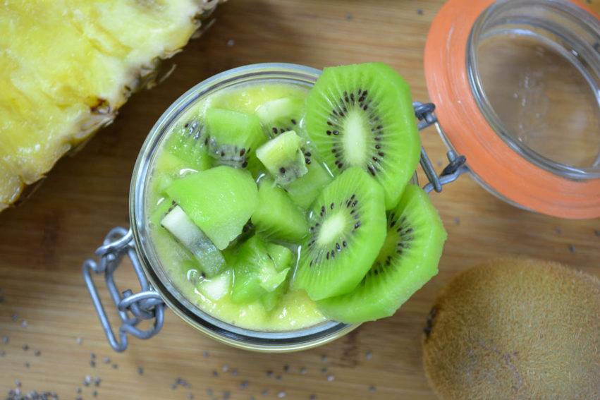 215A-Chia-pudding-con-piña-y-kiwi_Simple-Blending