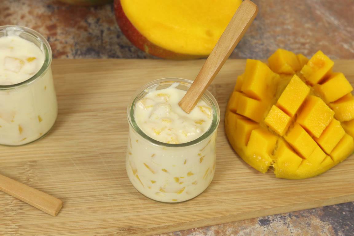 YOGUR NATURAL CON TROZOS DE MANGO - Simple Blending