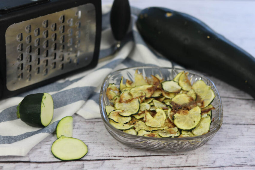 422A-Chips-de-calabacin-al-horno-con-parmesano_Simple-Blending